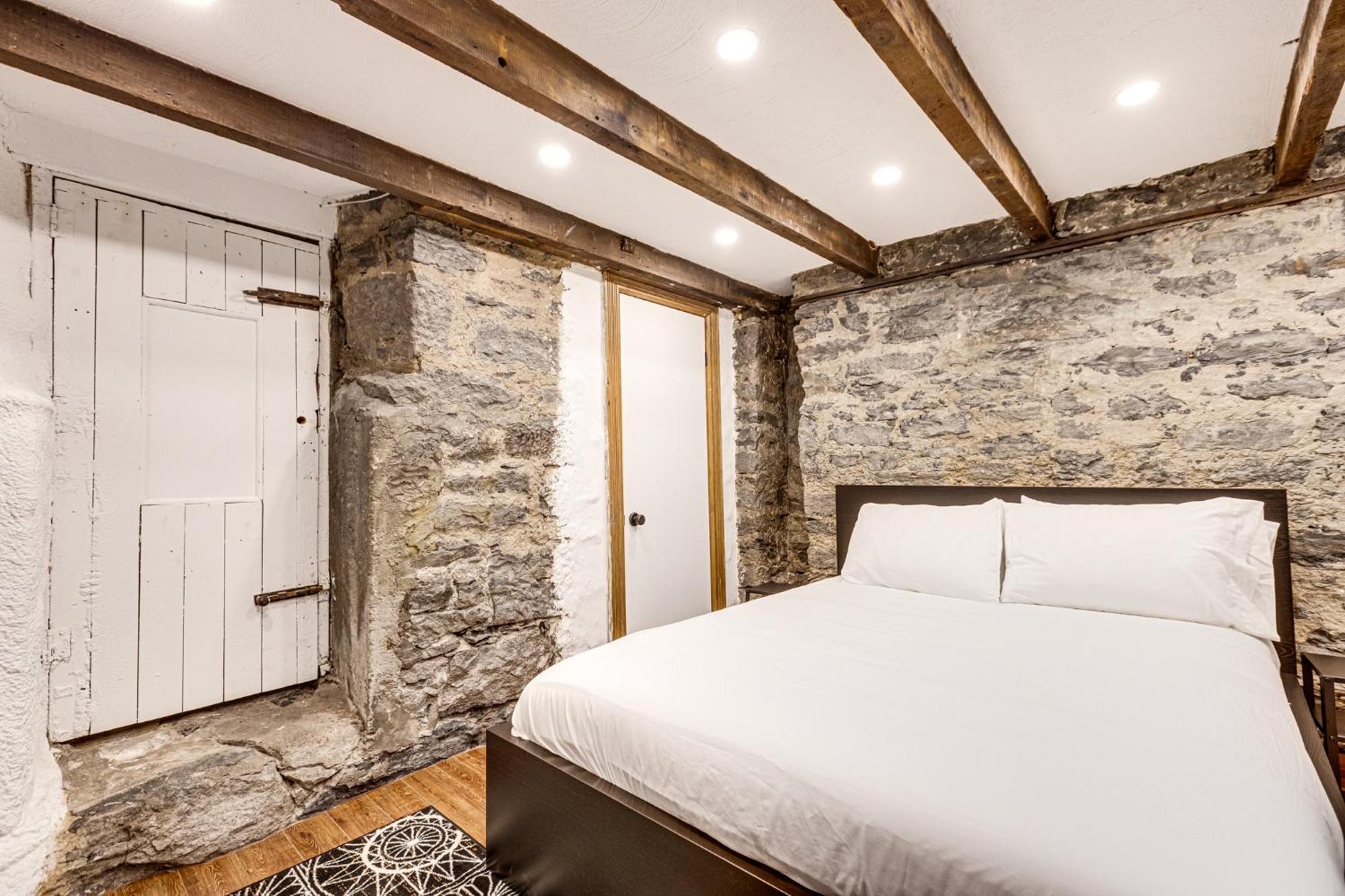 Apartement Saint Andre Montreal Bagian luar foto